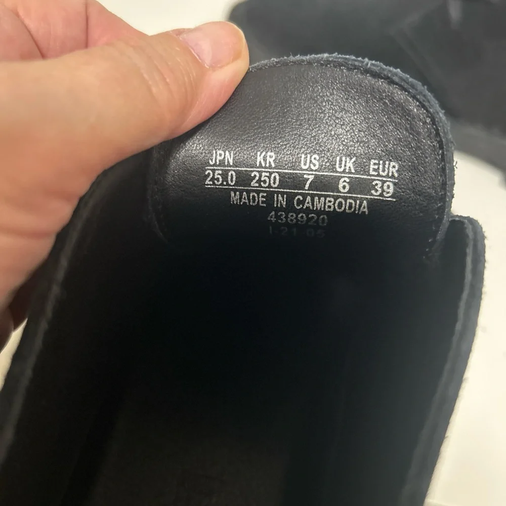 Uniqlo Black Chukka Boots for Men